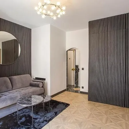 דירה C3 Charming Getaway In 7th, Steps From Eiffel Tower *