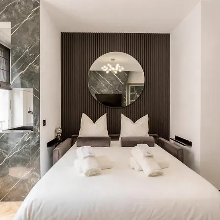 شقة C3 Charming Getaway In 7th, Steps From Eiffel Tower