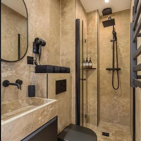 C3 Charming Getaway In 7th, Steps From Eiffel Tower Apartment