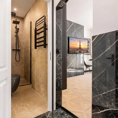 شقة C3 Charming Getaway In 7th, Steps From Eiffel Tower *