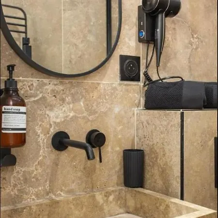 C3 Charming Getaway In 7th, Steps From Eiffel Tower *