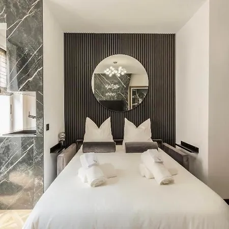 C3 Charming Getaway In 7th, Steps From Eiffel Tower アパート *